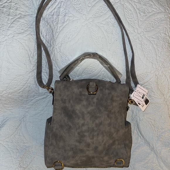 BACKPACK BRAND NEW‼️ Medium size lightweight backpack woven gray faux suede - Picture 3 of 10